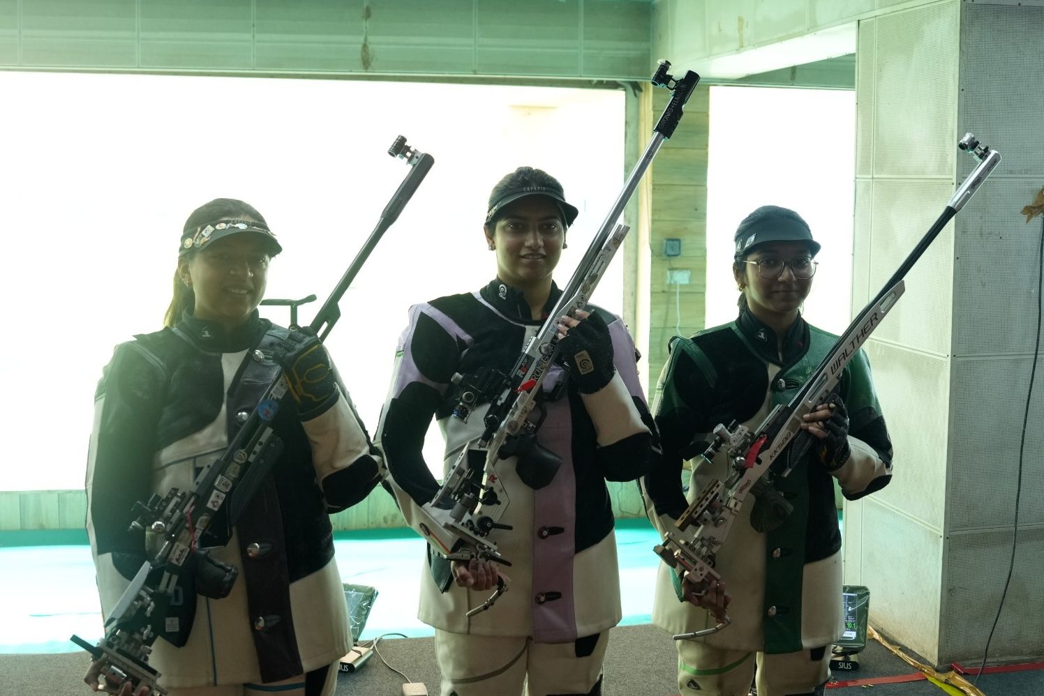 जीएनडीयू शूटर आशी चौकसे ने टीम की साथी सिफ्ट कौर को हराकर लगातार चौथा केआईयूजी गोल्ड जीता