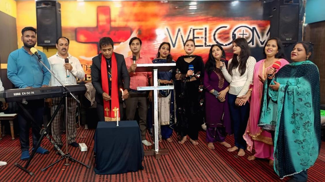 फर्स्ट एडवेनट डे शांति, आनंद और प्रेम जैसे विषयों पर केंद्रित