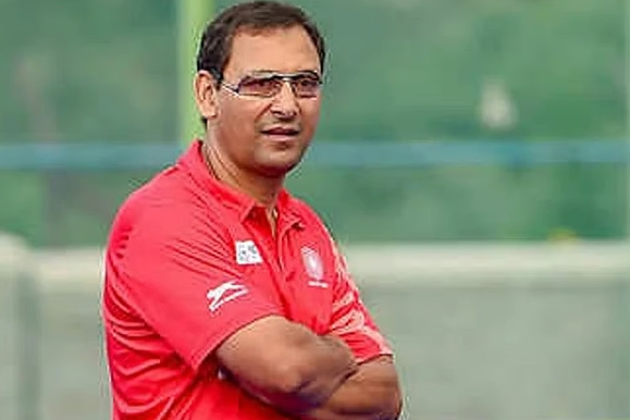 महिला टीम के कोच हरेंद्र सिंह