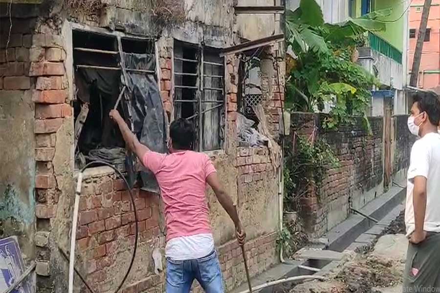 इसी घर में शव मिला