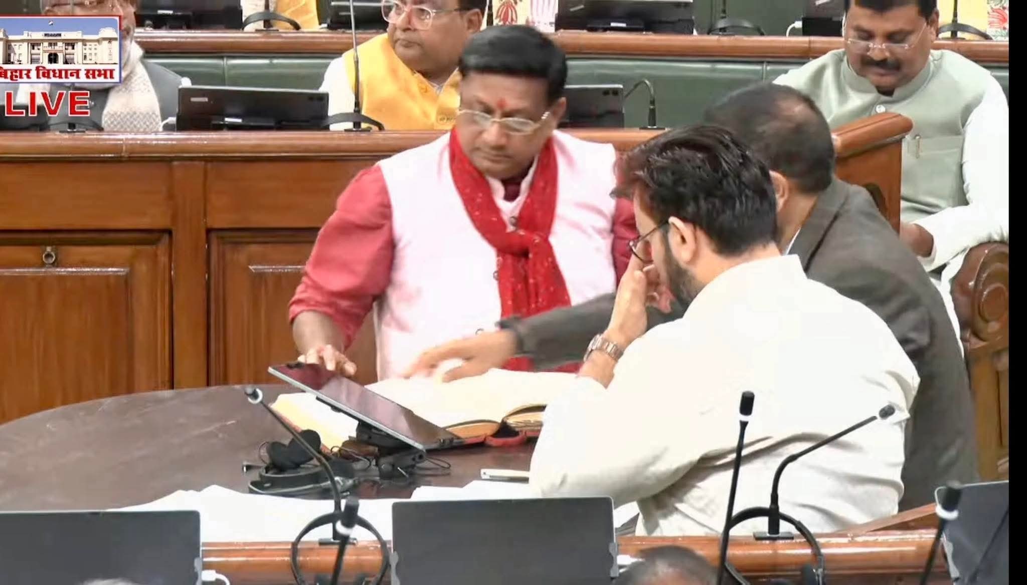 शपथ लेते ईं शैलेन्द्र