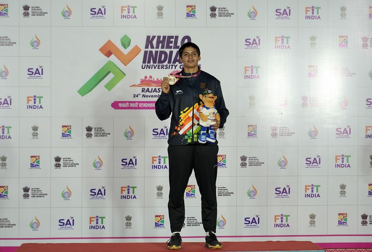 चंडीगढ़ विश्वविद्यालय की तान्या चौधरी ने मीट रिकॉर्ड तोड़कर हैमर थ्रो में स्वर्ण पदक जीता