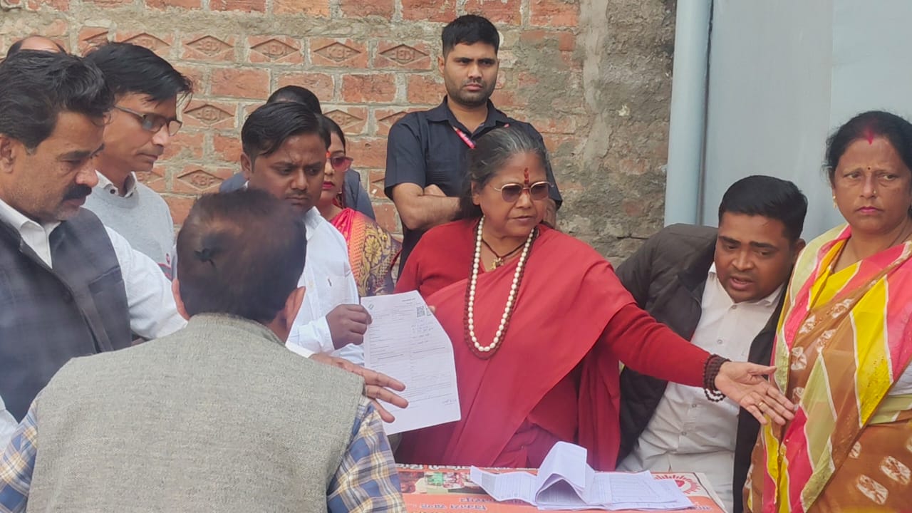 सीवर लाईन परियोजना को परखने पहुंची पूर्व केन्द्रीय मंत्री साध्वी निरंजन ज्योति