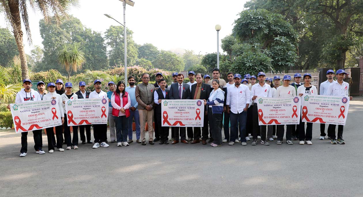 जन जागरूकता अभियान का शुभारंभ करते कुलपति प्रो. नरसी राम बिश्नोई.