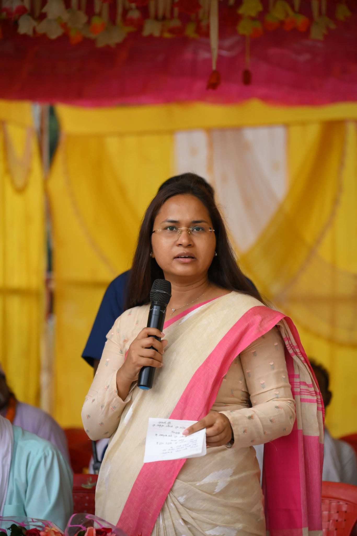 मंत्री शिल्पी तिर्की की फाईल फोटो मंत्री शिल्पी तिर्की की फाईल फोटो