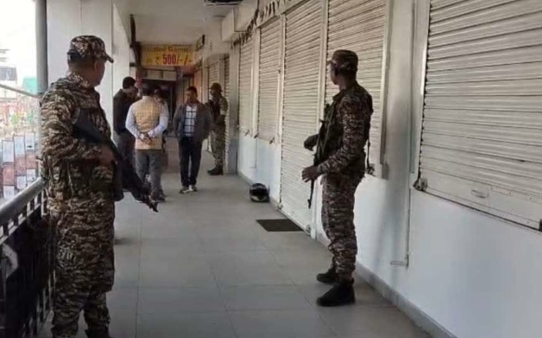 छापेमारी की तस्वीर