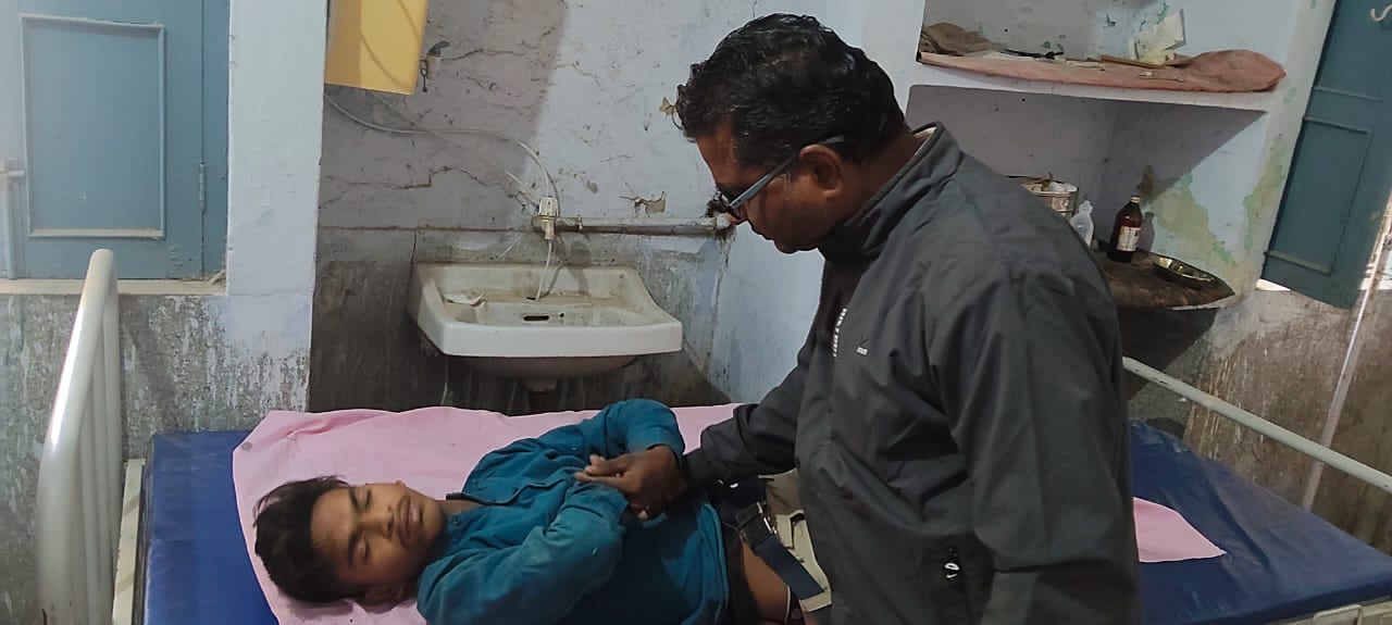 दूसरे युवक कीफोटो