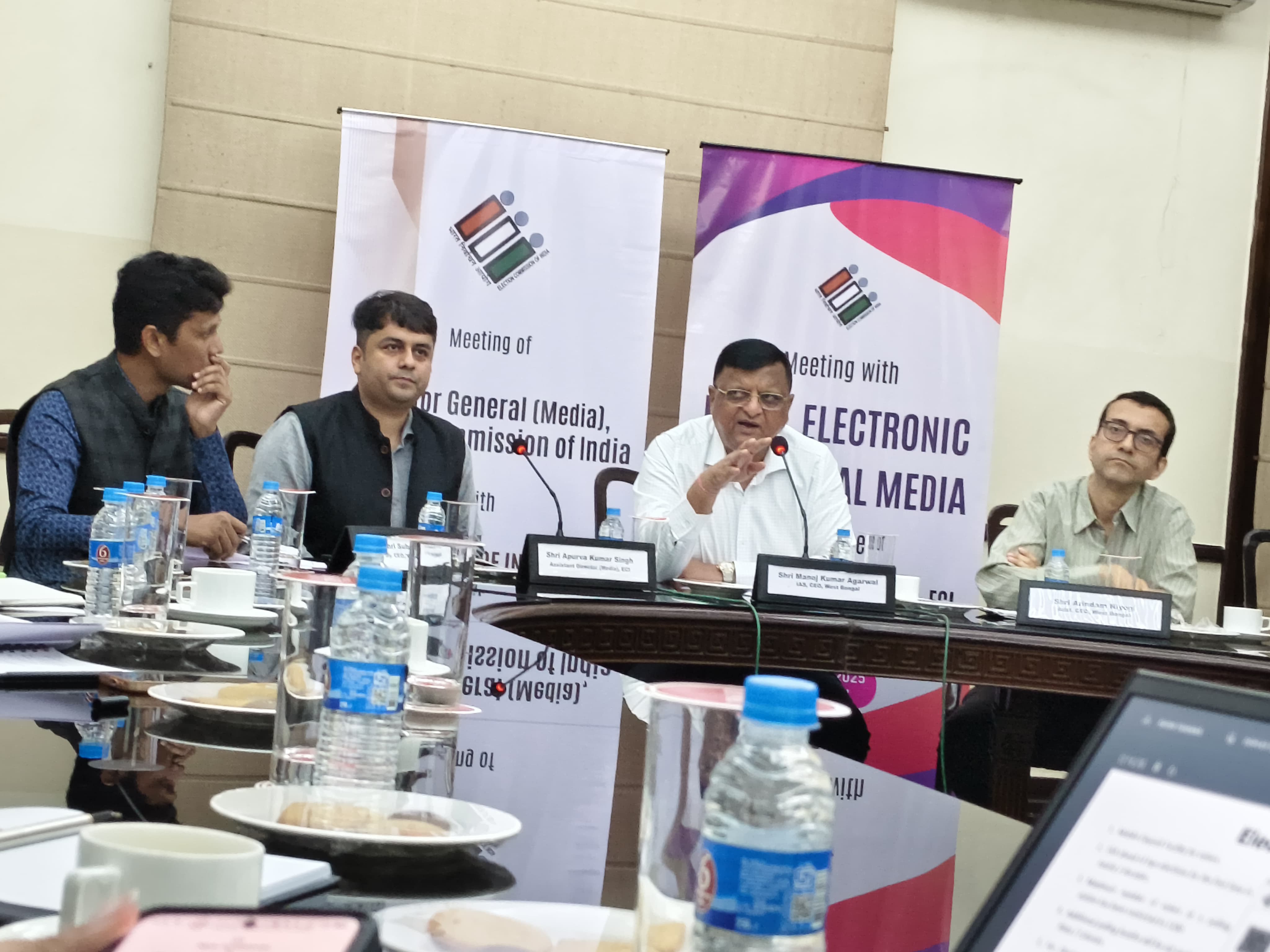 मुख्य चुनाव अधिकारी मनोज अग्रवाल