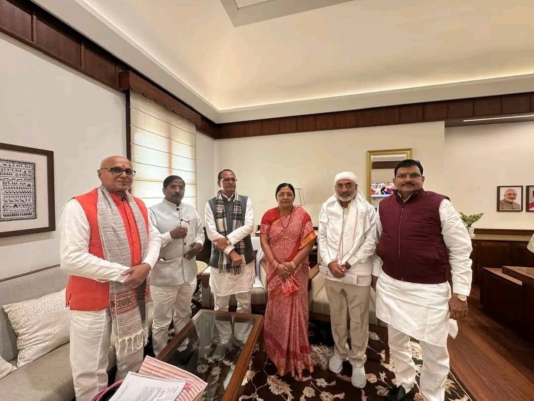 प्रतिनिधिमंडल मिला