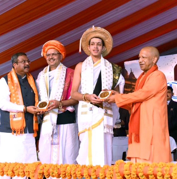 कार्यक्रम में मुख्यमंत्री कार्यक्रम में मुख्यमंत्री