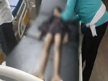 जांजगीर चांपा: कुएं में गिरीं दो चचेरी बहनें, डूबने से दर्दनाक मौत, घर की बाड़ी में खेलते समय हुआ हादसा, पोस्टमॉर्टम के लिए शव रखे गए मॉर्चुरी में जांजगीर चांपा: कुएं में गिरीं दो चचेरी बहनें, डूबने से दर्दनाक मौत, घर की बाड़ी में खेलते समय हुआ हादसा, पोस्टमॉर्टम के लिए शव रखे गए मॉर्चुरी में