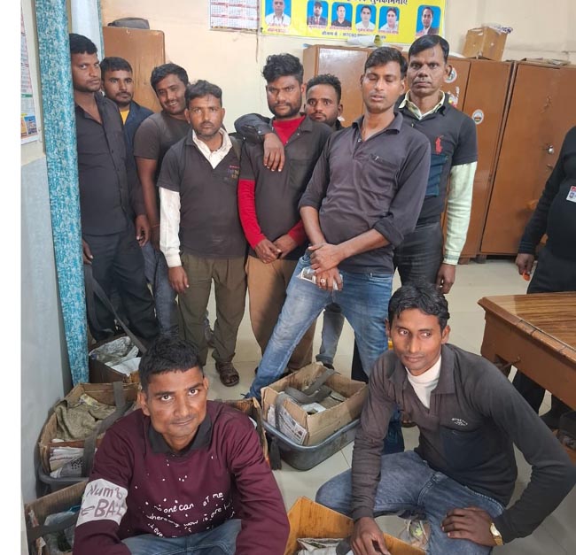 पकड़े गये वेंडर पकड़े गये वेंडर