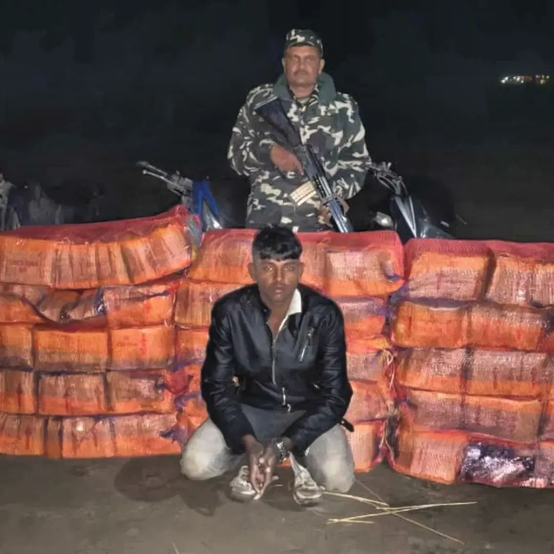 अररिया फोटो:जब्त शराब के साथ एसएसबी