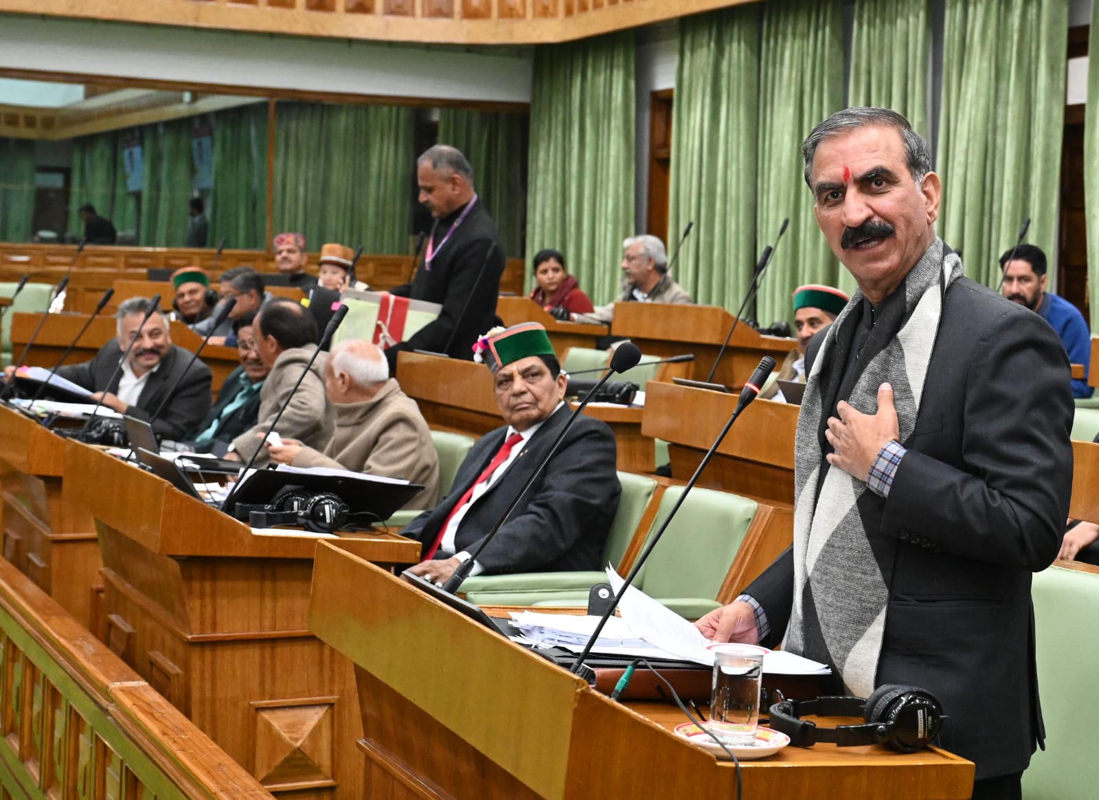 Chief Minister  सदन में बोलते हुए