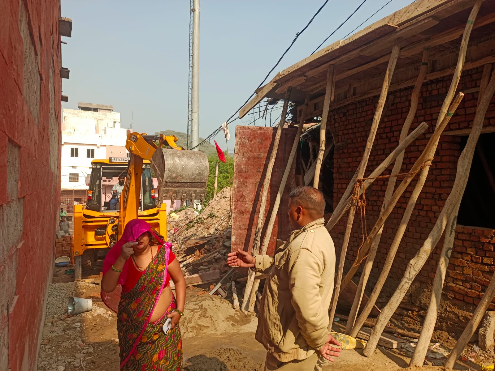 नगर निगम जयपुर ने दो अवैध निर्माण ढहाए