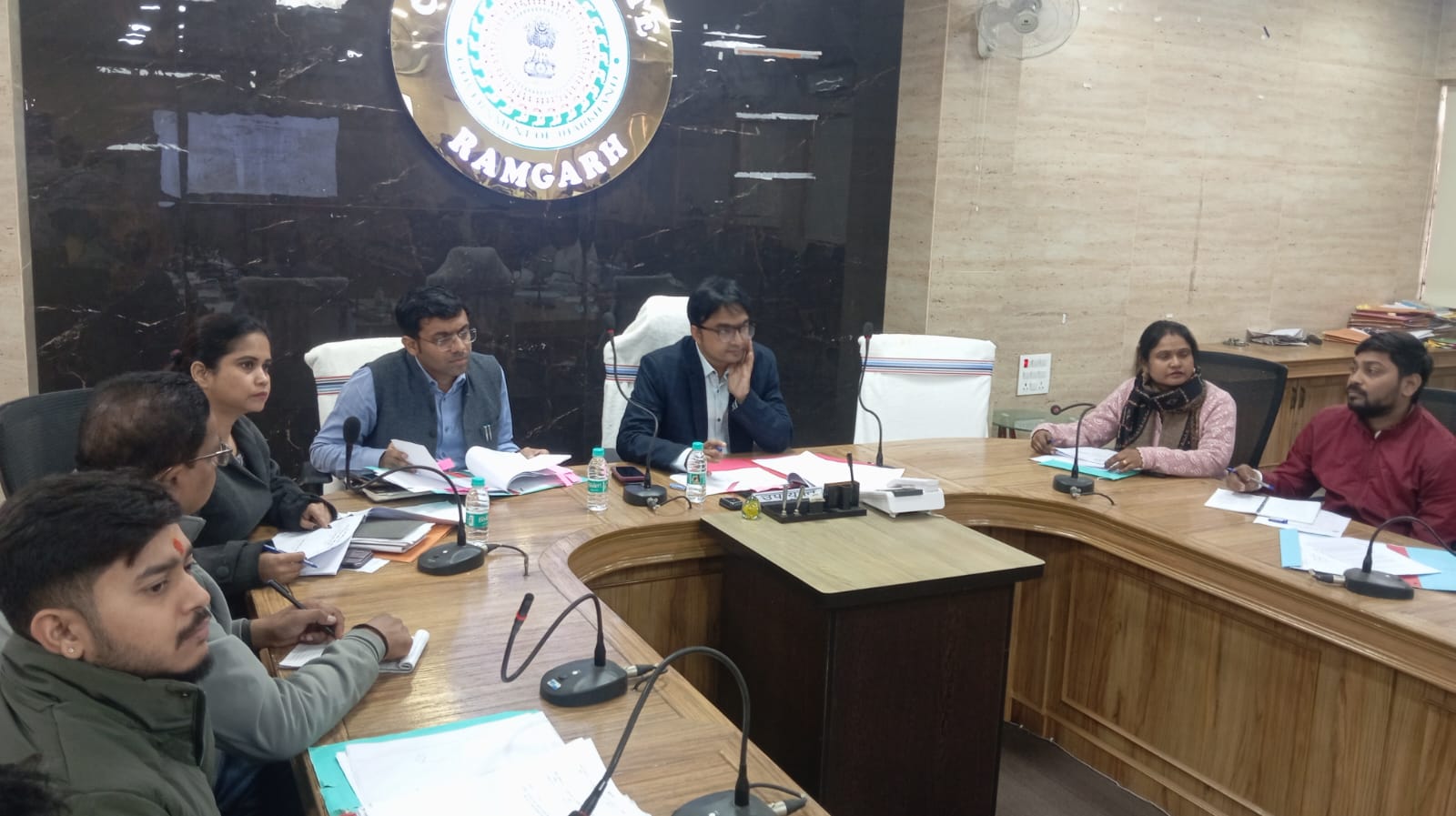 बैठक में शामिल अधिकारी