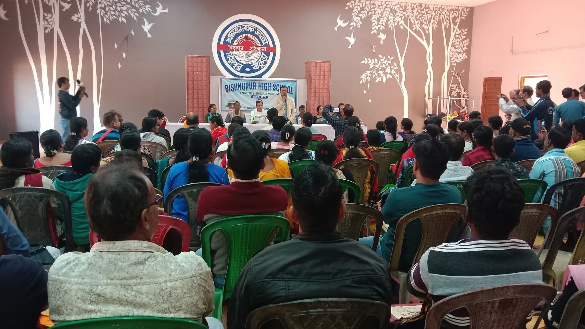 बिष्णुपुर हाई स्कूल में अंग्रेजी माध्यम का शुभारंभ