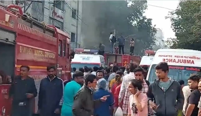 भावनगर में भीषण आग भावनगर में भीषण आग