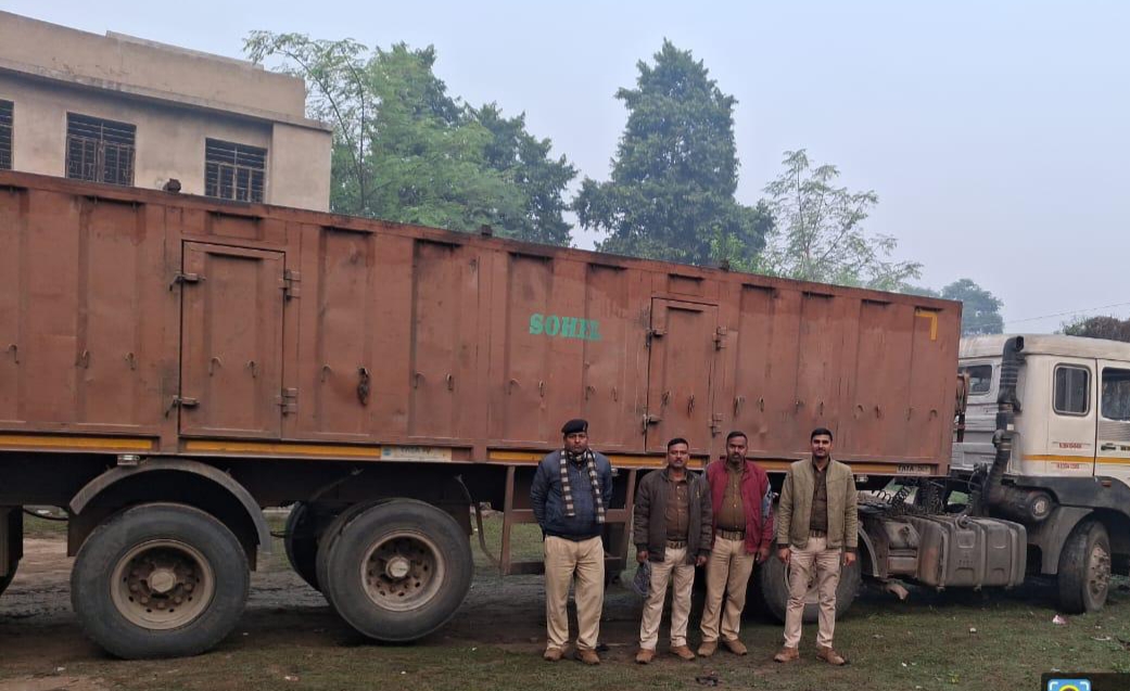 अररिया फोटो: गोढ़ी चौकों जब्त ट्रक