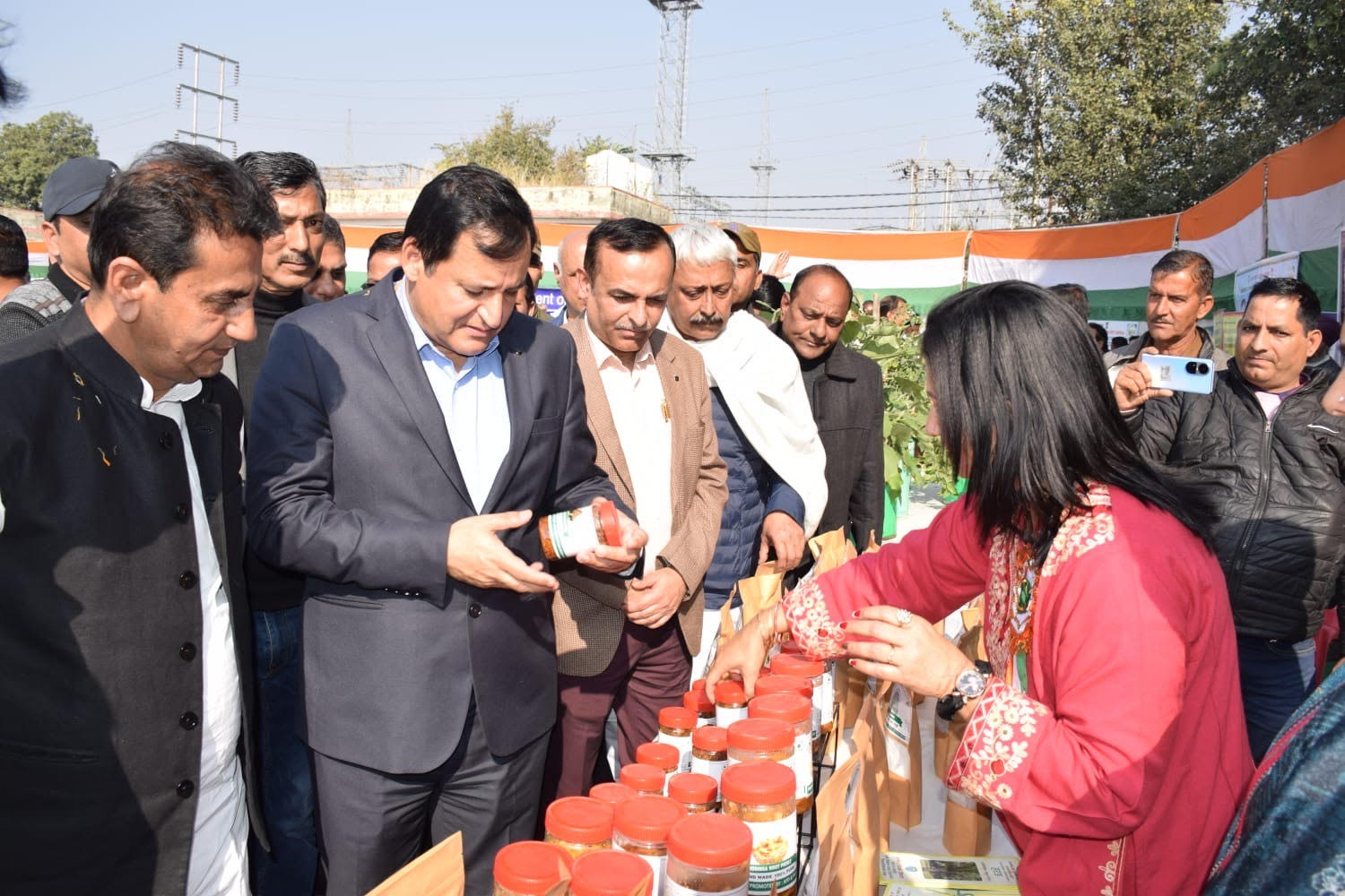 Minister Javid Dar along with Jasrota MLA inaugurated the mega farmers fair at Ghatti.