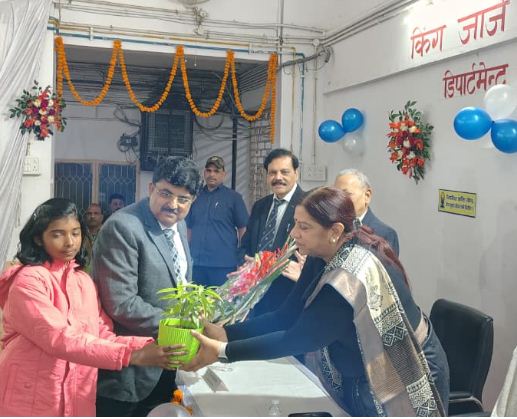 कुलपति सोनिया नित्यानंद का स्वागत करते डा. अनिल गुप्ता कुलपति सोनिया नित्यानंद का स्वागत करते डा. अनिल गुप्ता