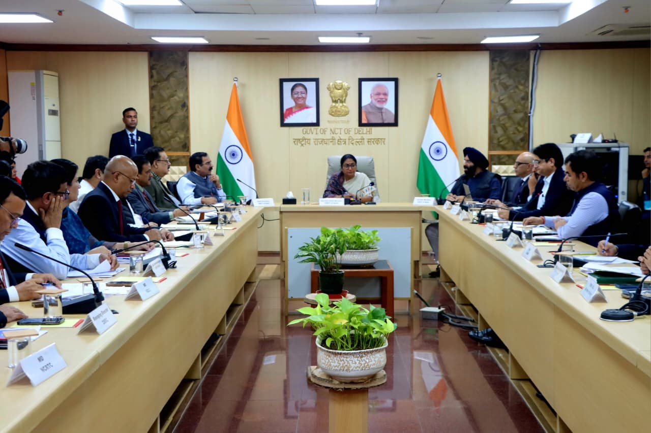 दिल्ली में प्रदूषण नियंत्रण काे लेकर मुख्यमंत्री की बैठक, फोटो दिल्ली में प्रदूषण नियंत्रण काे लेकर मुख्यमंत्री की बैठक, फोटो