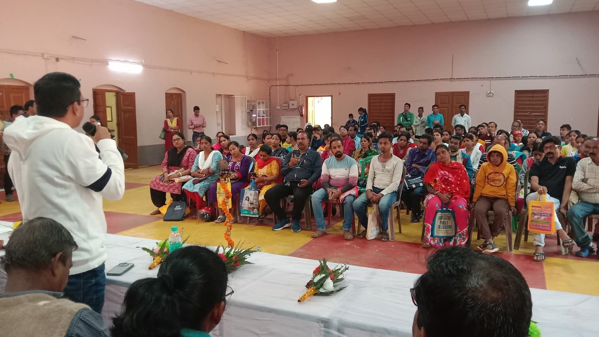 बिष्णुपुर हाई स्कूल में अंग्रेजी माध्यम का शुभारंभ