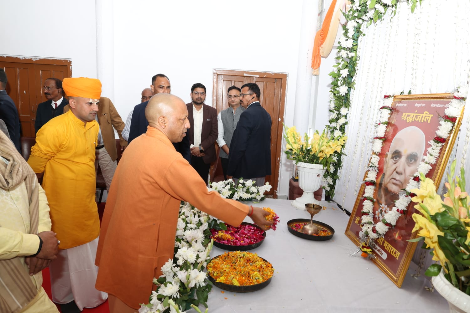 मदरिया सिद्धपीठ के दिवंगत महंत रामदास को सीएम योगी आदित्यनाथ ने दी भावभीनी श्रद्धांजलि*