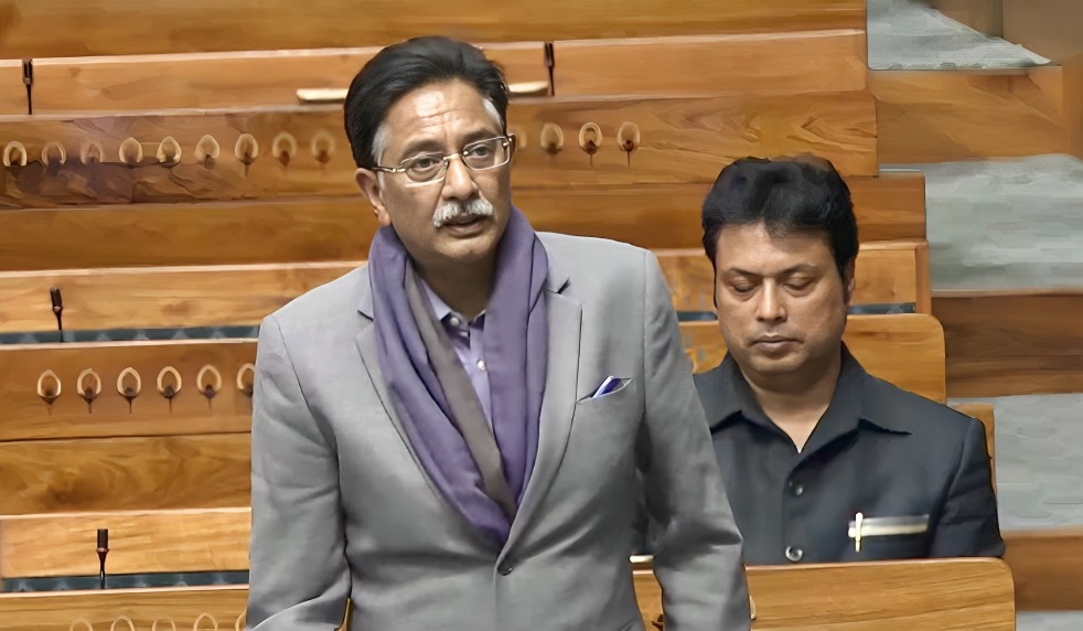 सदन में बोलते सांसद अनुराग शर्मा