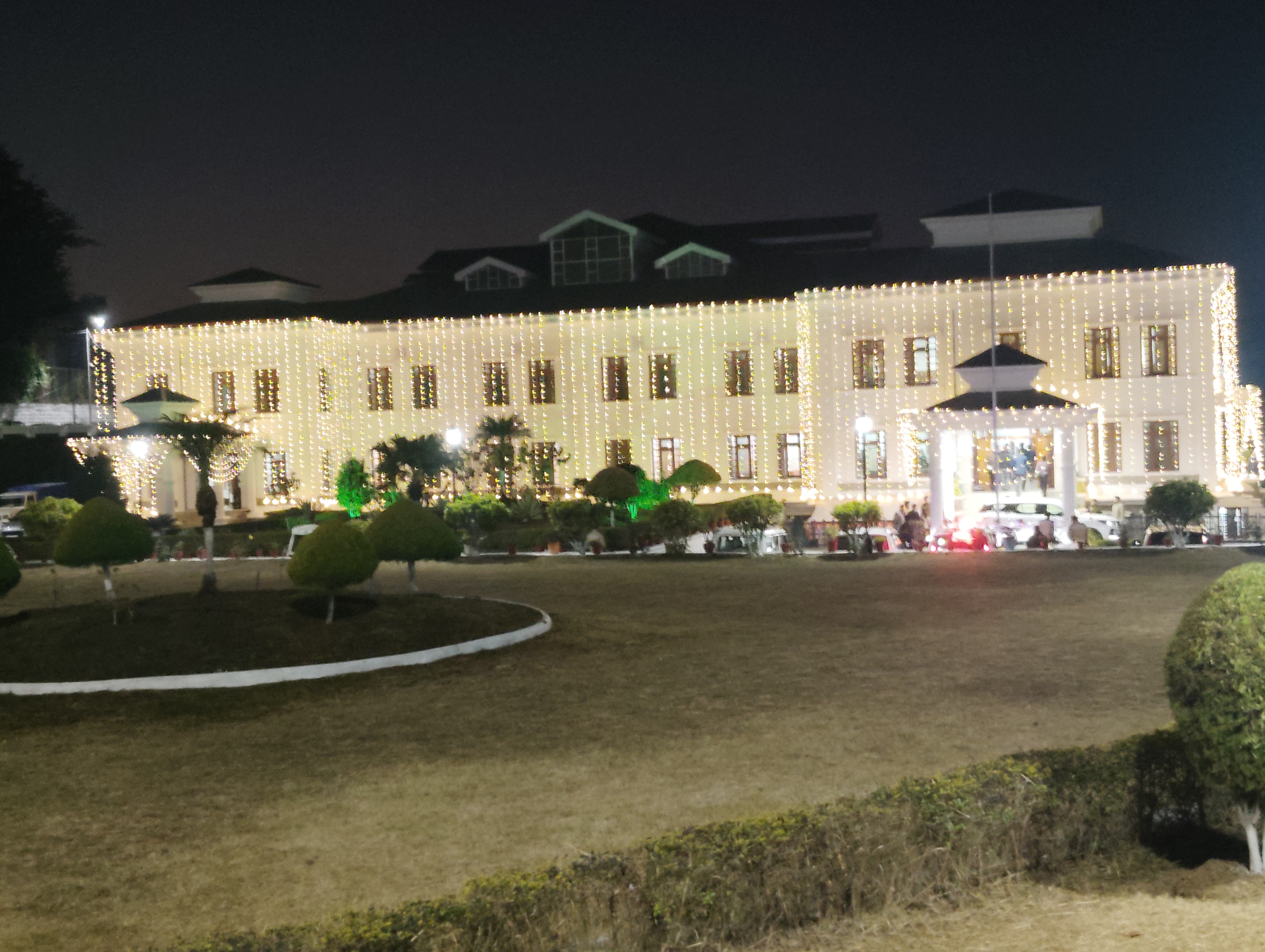 तपोवन विधानसभा भवन. तपोवन विधानसभा भवन.