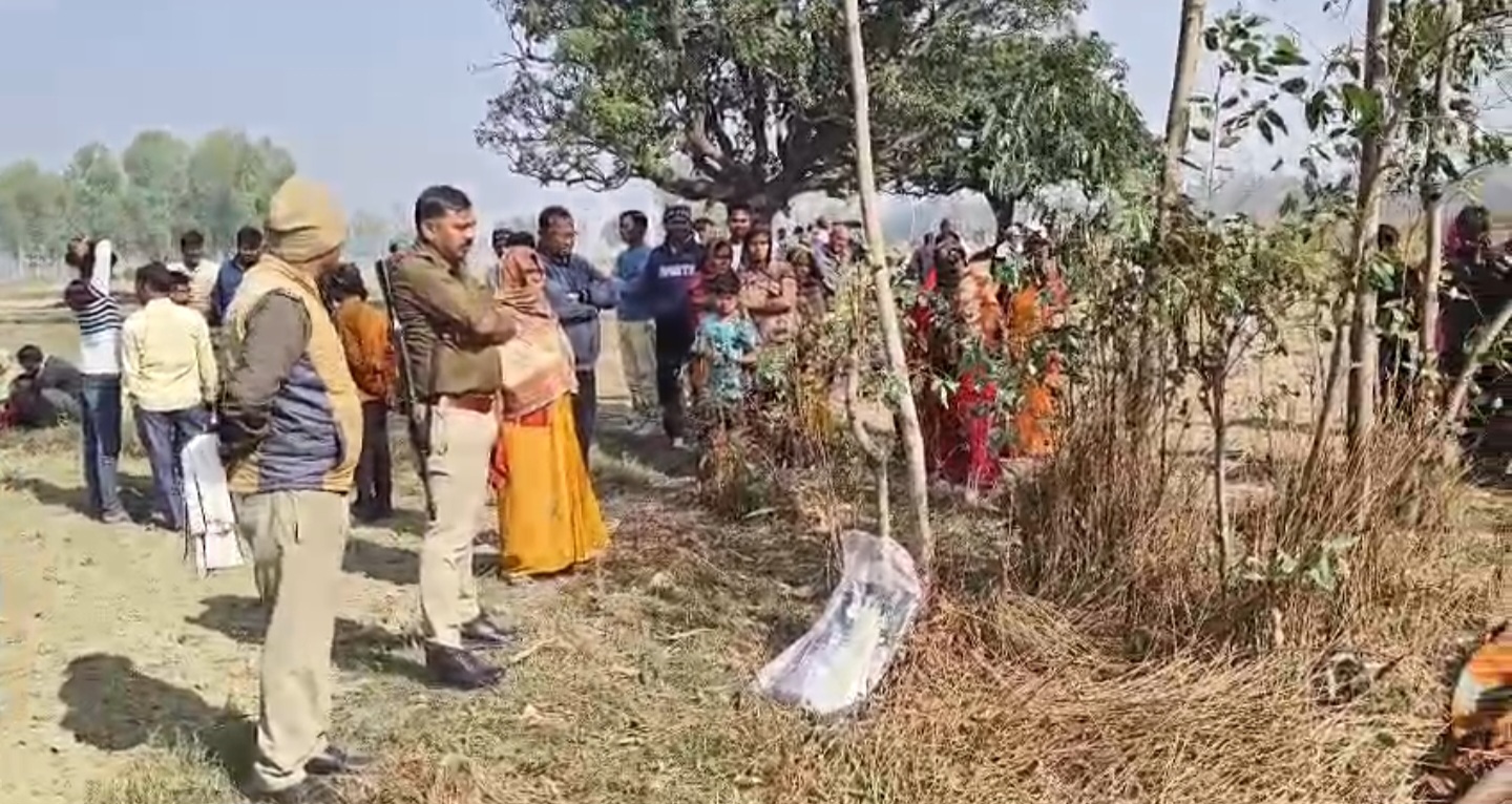 घटनास्थल पर पहुंची पुलिस की फोटो