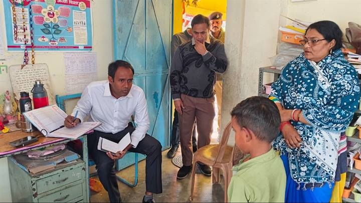 सागरः कलेक्टर बने शिक्षक सागरः कलेक्टर बने शिक्षक