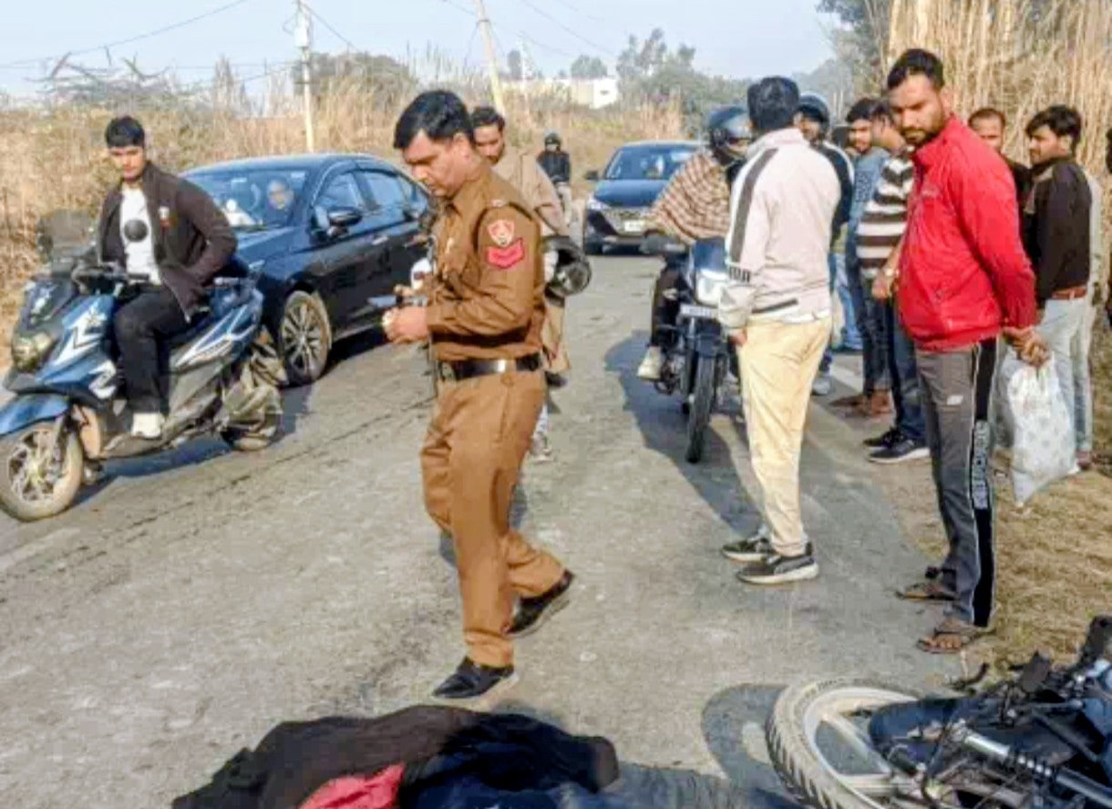 पानीपत रोहतक हाईवे पर हादसे की जांच करती इसराना थाना पुलिस पानीपत रोहतक हाईवे पर हादसे की जांच करती इसराना थाना पुलिस