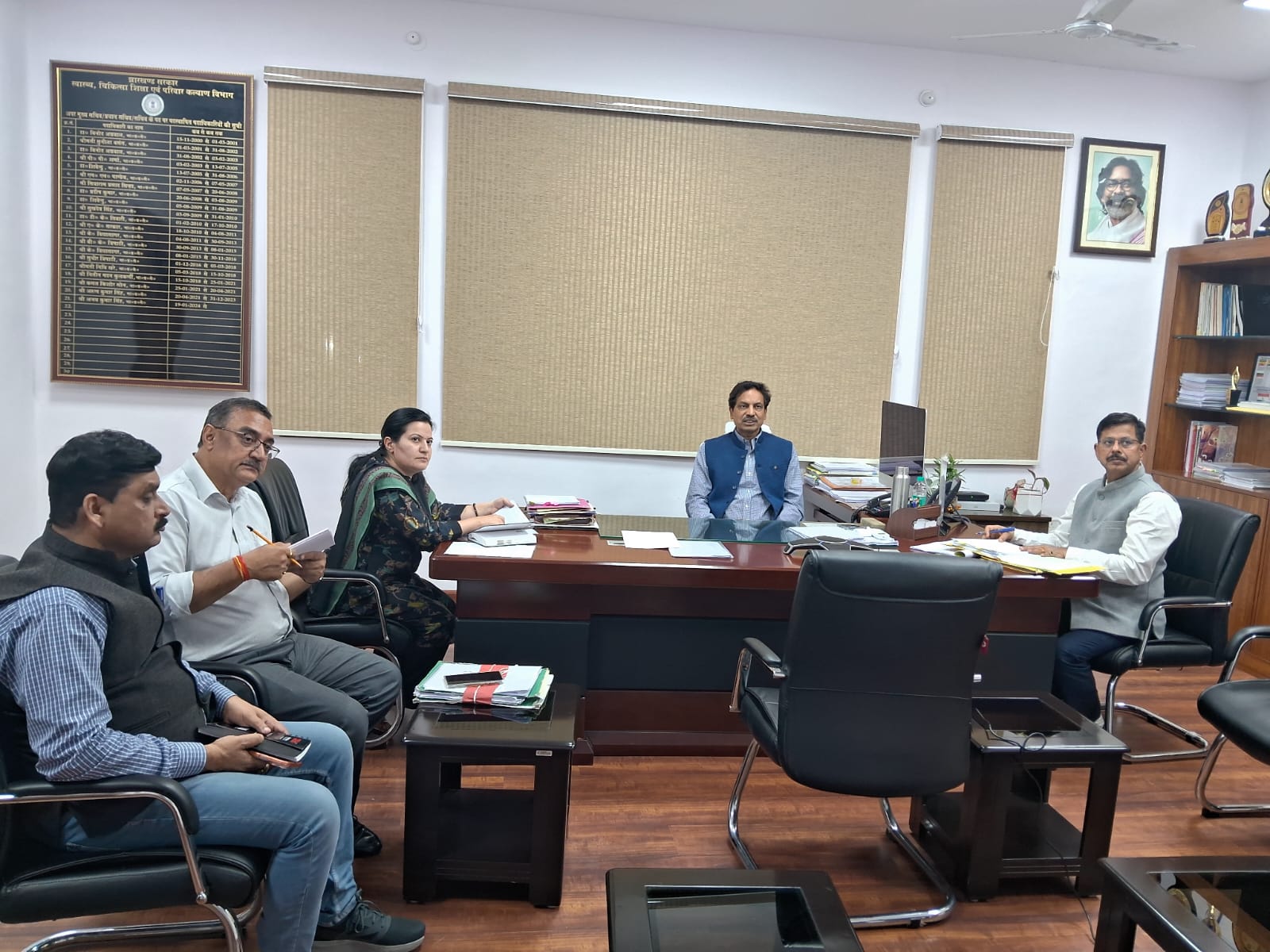 बैठक में सचिव अजय सिंह की फाइल फोटो