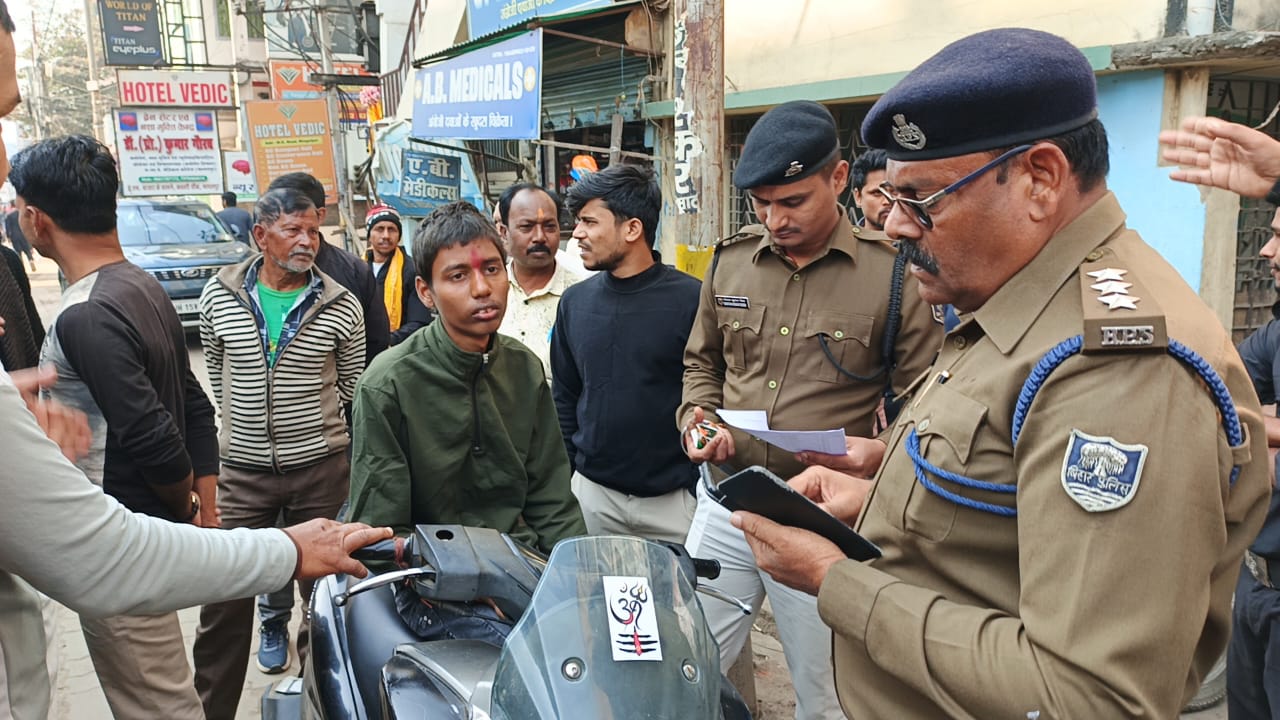 पुलिस हिरासत में स्कूटी चोर
