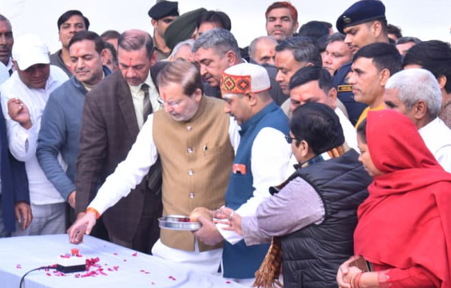 सोनीपत सहकारिता मंत्री डॉ. अरविंद शर्मा सहकारी चीनी मिल के 50वें पेराई सत्र का शुभारंभ करते हुए