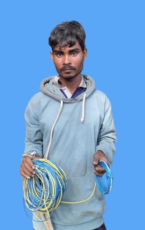 तार चुराने की आरोप में एक गिरफ्तार तार चुराने की आरोप में एक गिरफ्तार