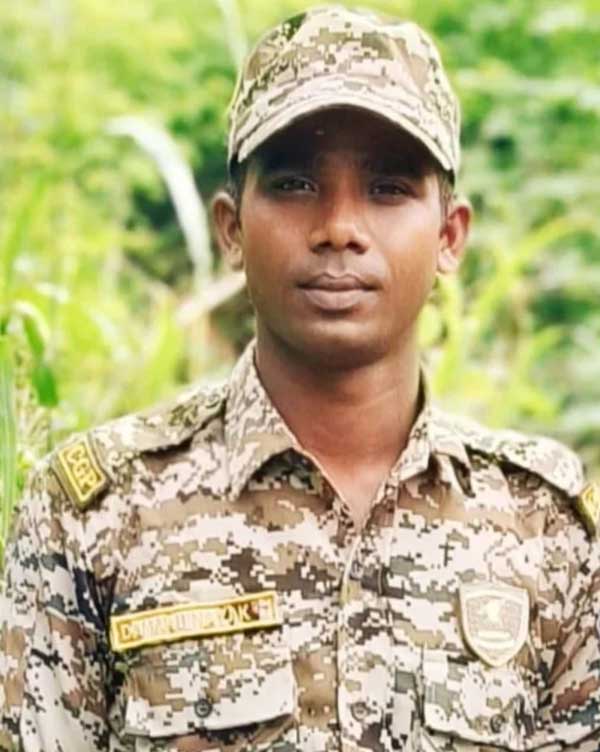 मृतक आरक्षक डमरू नायक मृतक आरक्षक डमरू नायक