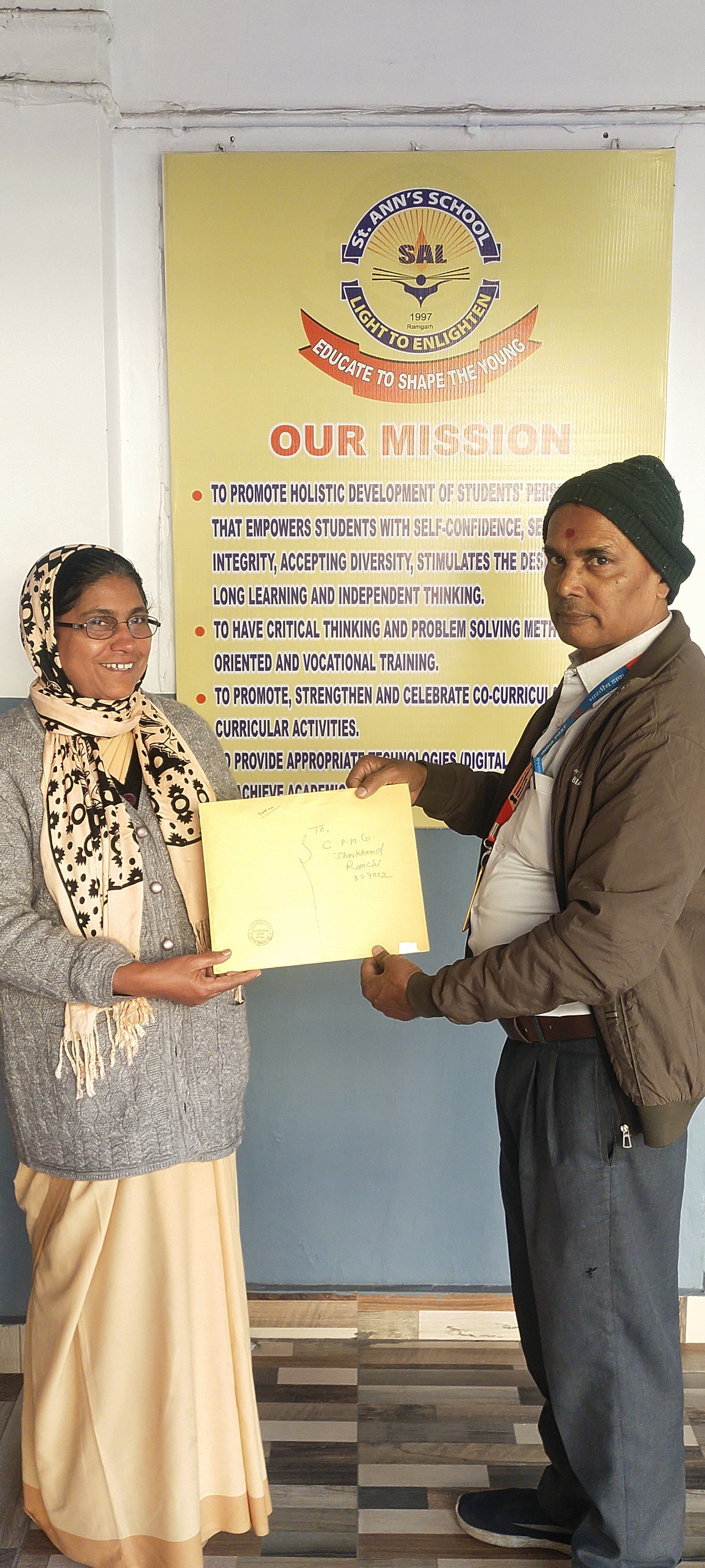 सिस्टर ने डाक विभाग को सौंपा पत्र