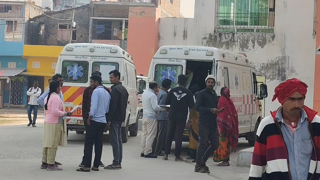 दो सड़क हादसे, छह घायल, चार की हालत नाजुक, रेफर