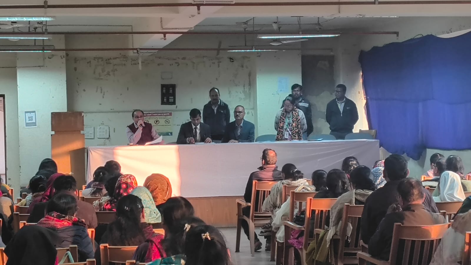 बैठक में अधिकारी पदाधिकारी सहित अन्य