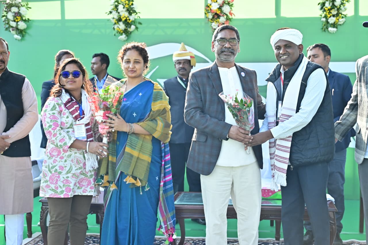 मुख्यमंत्री सहित अन्य