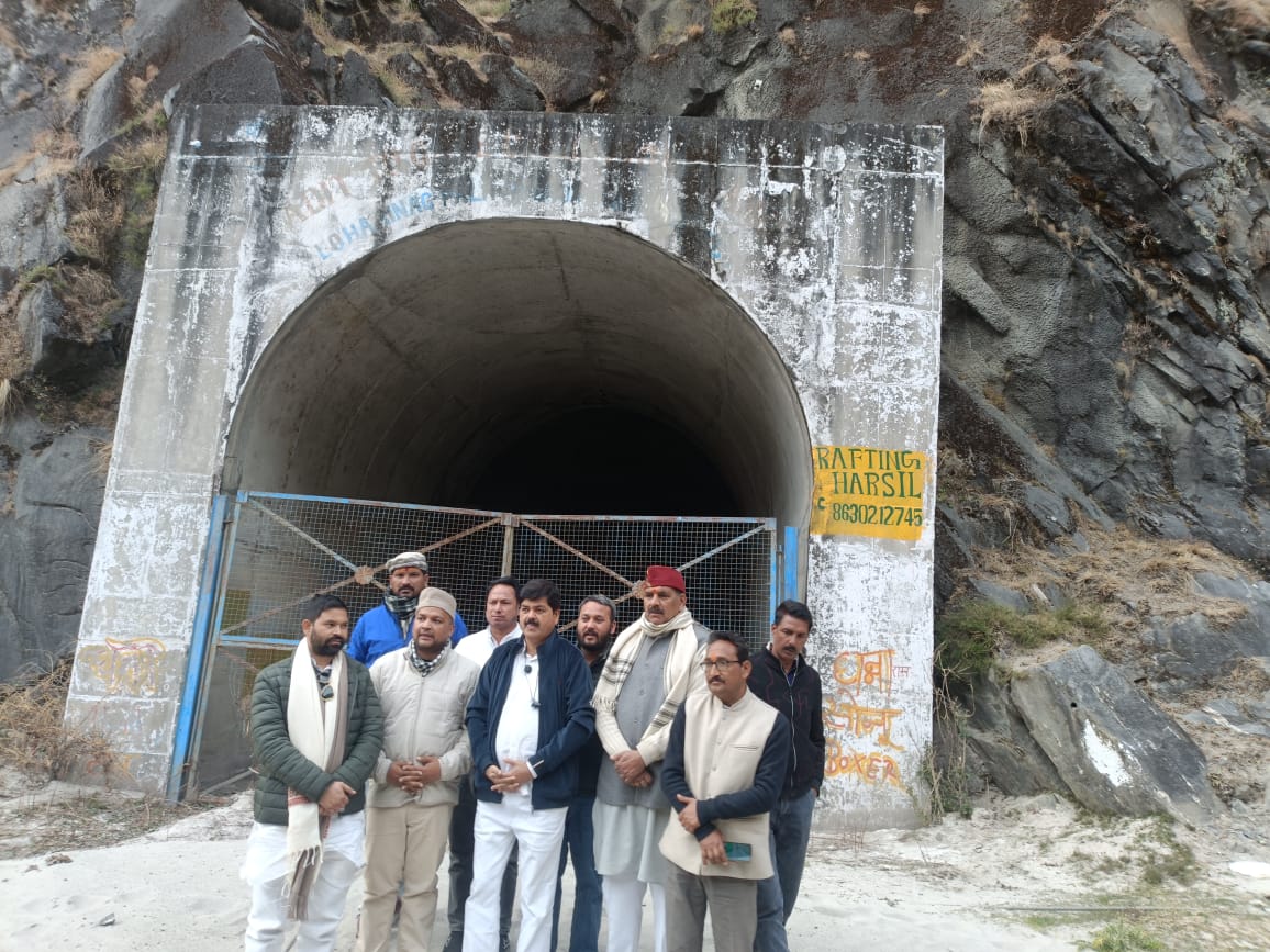 सीमांत जनपद के विकास विरोधी है स्वयंघोषित पर्यावरणविद : रावत