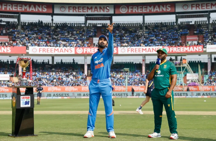 सिक्का उछालते के एल राहुल