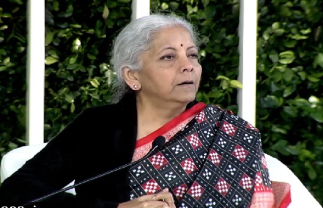 मीडिया के एक कार्यक्रम को संबोधि‍त करते हुए वित्‍त मंत्री निर्मला सीतारमण