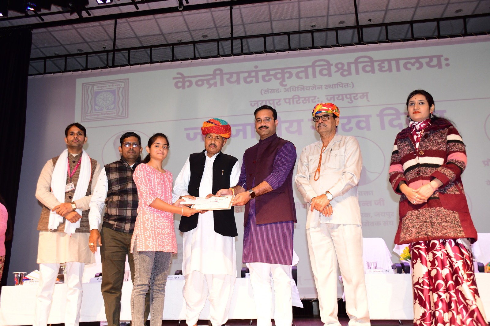 राष्ट्र निर्माण के इतिहास में जनजातीय समाज का योगदान अतुलनीय – प्रशांत