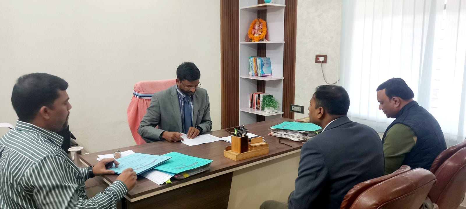 अररिया फोटो:डीएम निरीक्षण करते