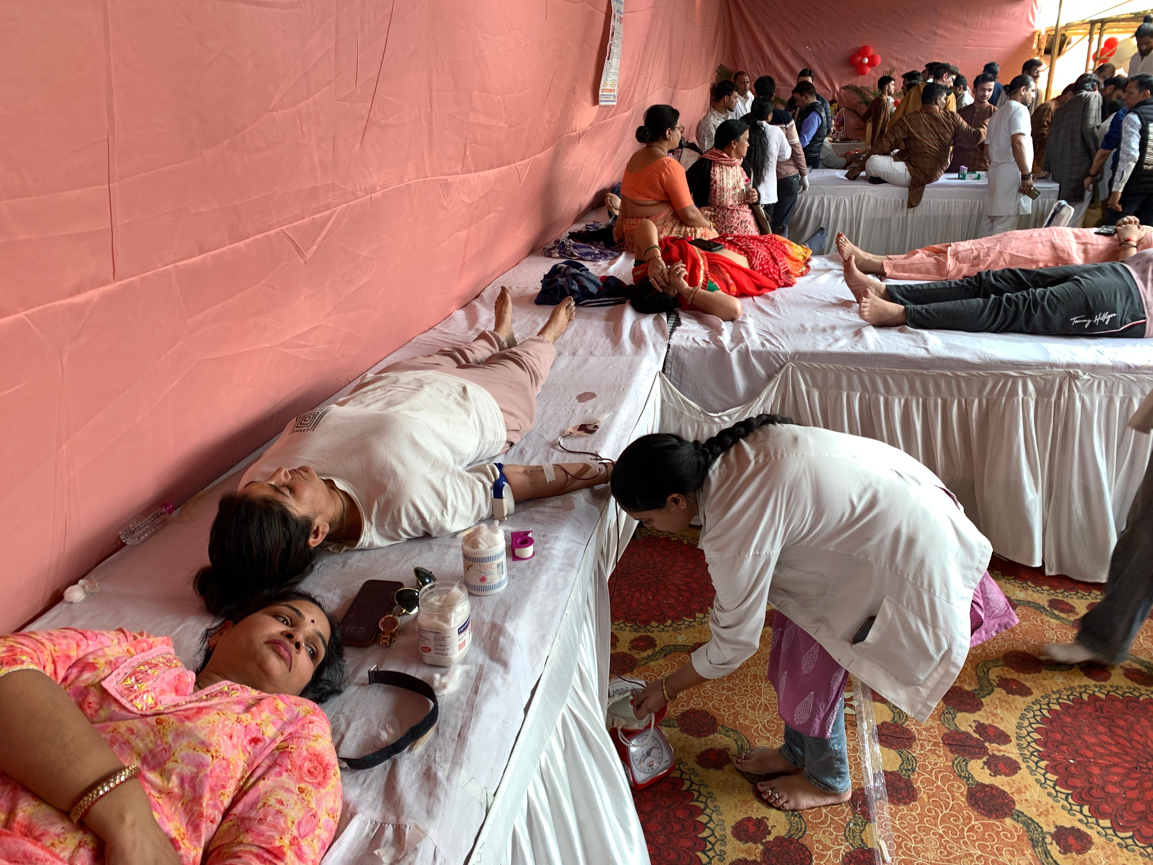 गोविंद देव जी मंदिर विशाल रक्तदान शिविर में 1 हजार 131 यूनिट रक्त एकत्रित गोविंद देव जी मंदिर विशाल रक्तदान शिविर में 1 हजार 131 यूनिट रक्त एकत्रित