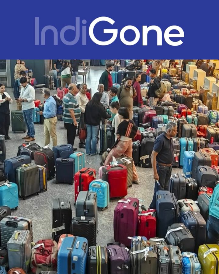 इंडिगो संकट के बीच एयरपोर्ट पर यात्री अपने सामान के साथ इंडिगो संकट के बीच एयरपोर्ट पर यात्री अपने सामान के साथ