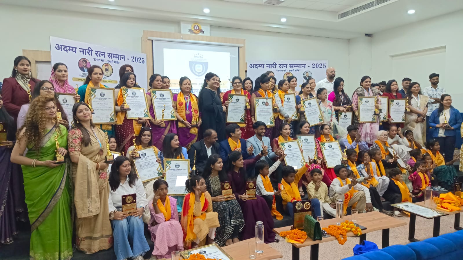 राजधानी जयपुर में नारी शक्ति का शंखनाद:अदम्य नारी रत्न सम्मान में चालीस विभूति सम्मानित राजधानी जयपुर में नारी शक्ति का शंखनाद:अदम्य नारी रत्न सम्मान में चालीस विभूति सम्मानित